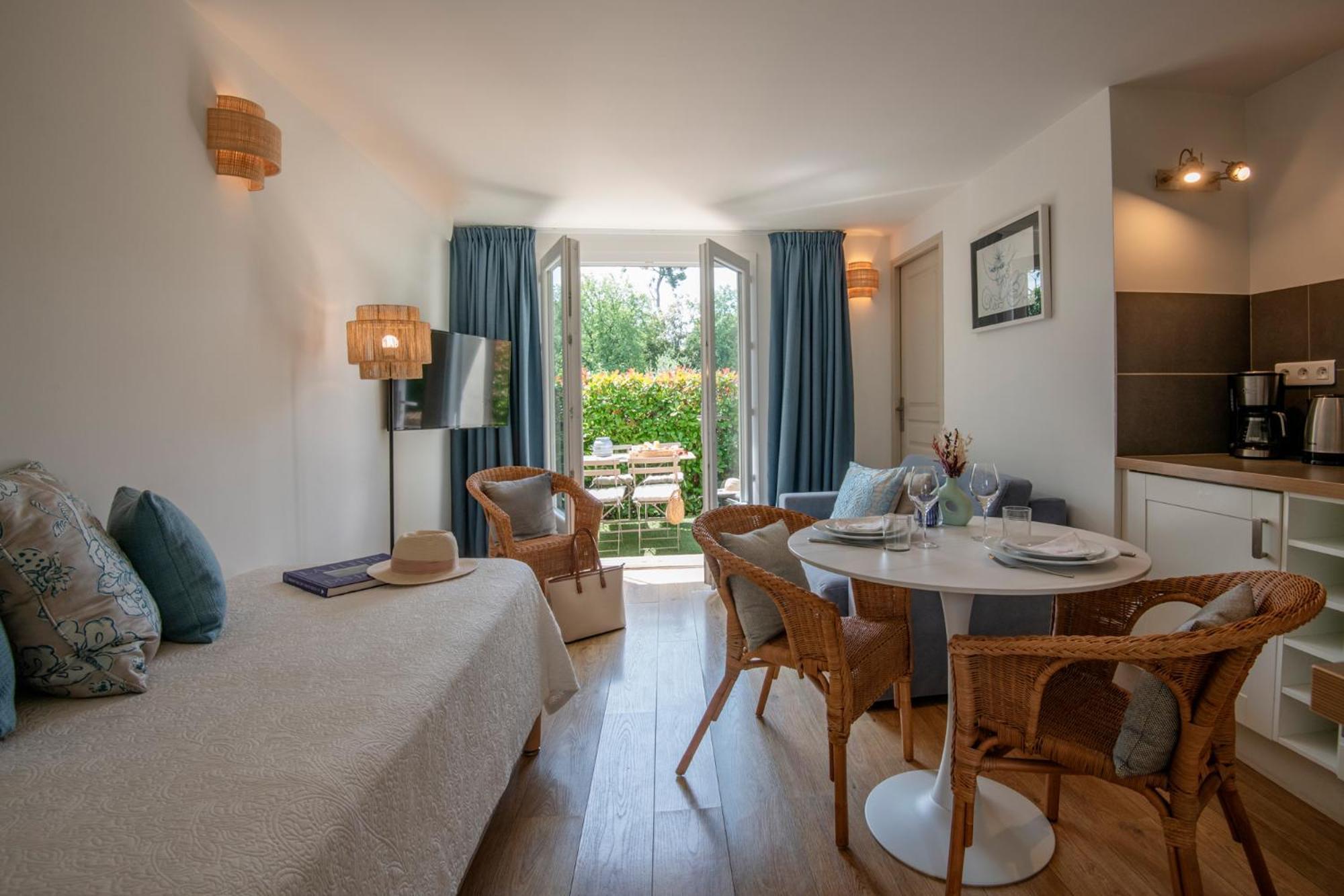 Hotel Les Messugues Saint-Paul-de-Vence Zewnętrze zdjęcie